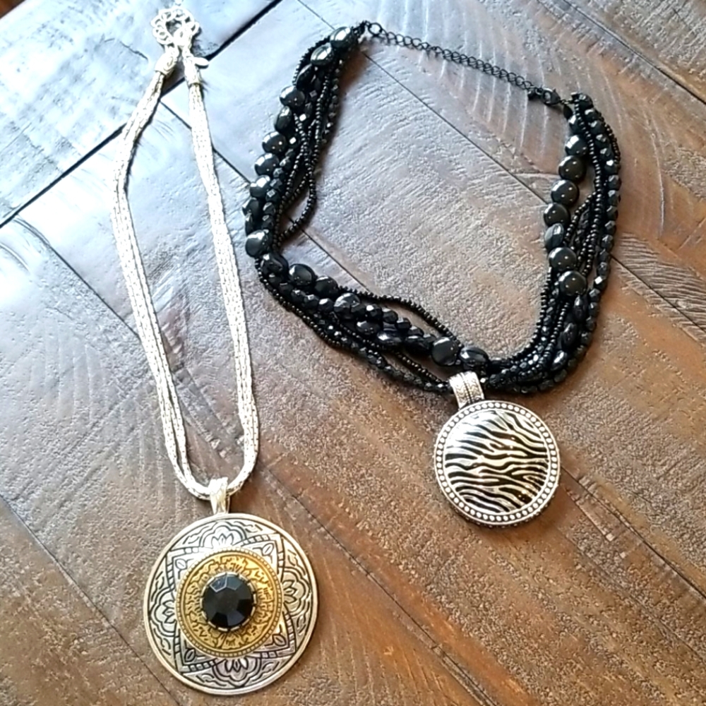 2 Necklace & 2 Pendant Bundle - Picture 5 of 6